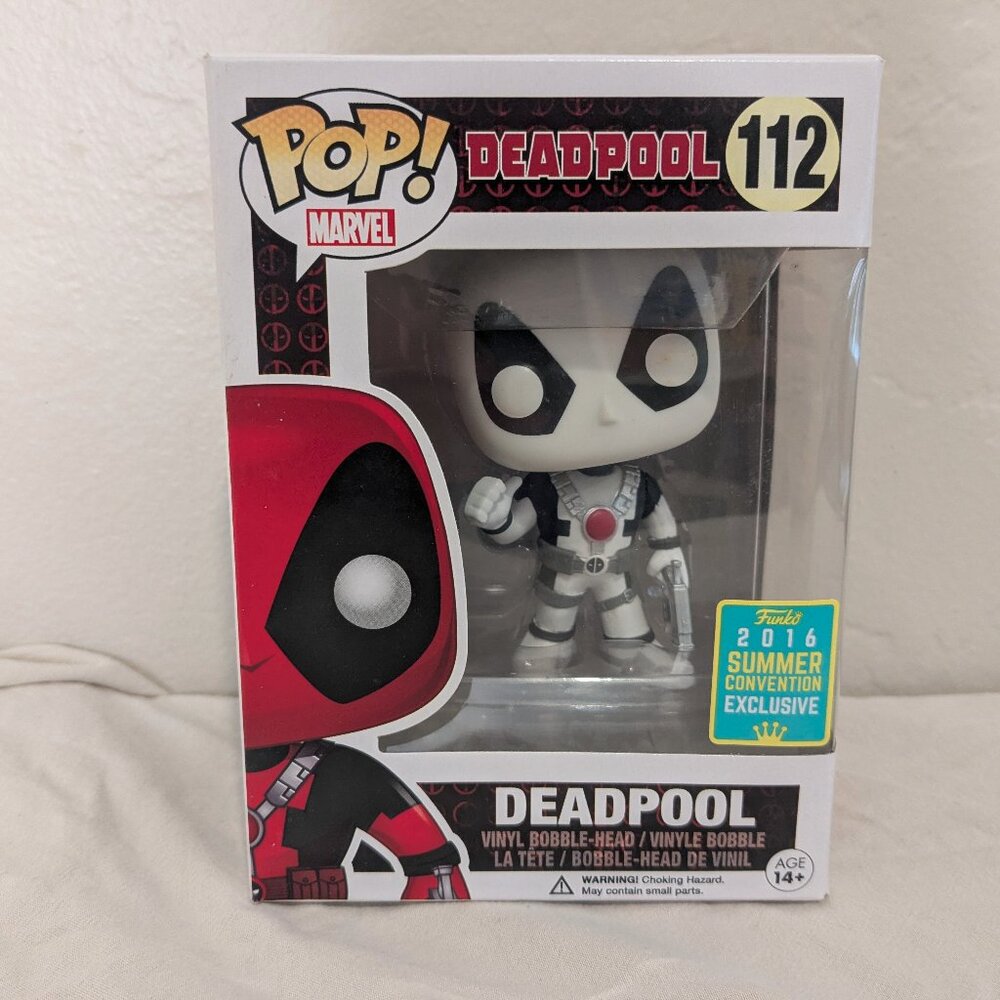 New/Unopened Funko Pop Marvel # 112 Deadpool (Thumbs Up) Vinyl Bobble-Head